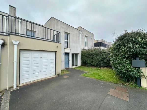Bourg Pelousière - Maison 5 pièces 94 m²